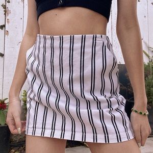 black and white patterned mini skirt